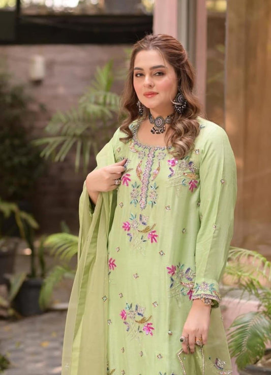 Aneela’s Embroidery Lawn 3Pc